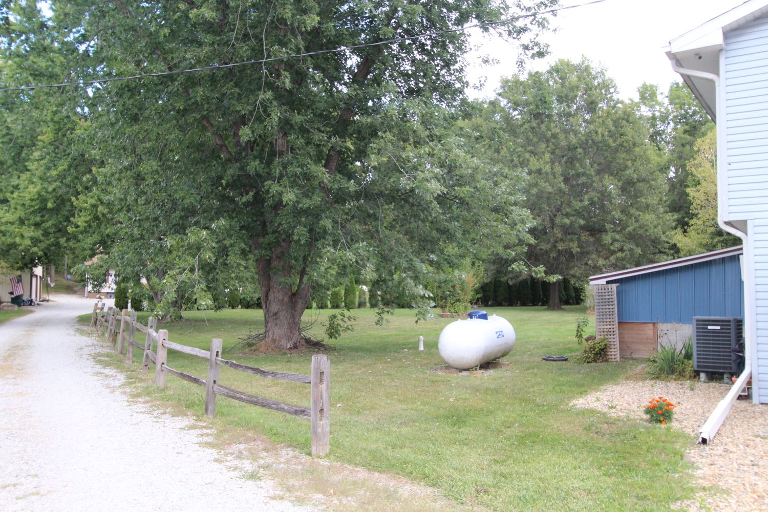 6040 Lerna Rd, Mattoon, IL 61938
